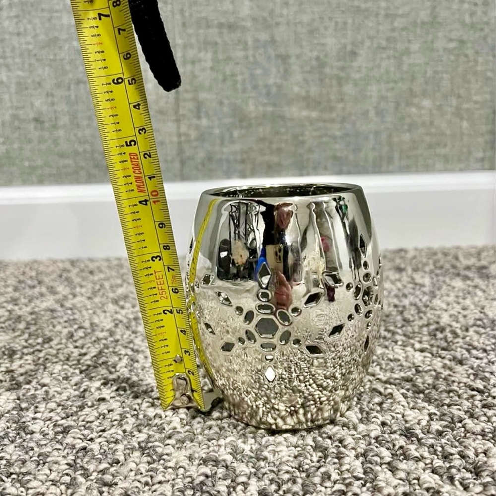 Silver, shiny, Christmas votive candle holder. 🕯️ 🎄 Excellent condition!